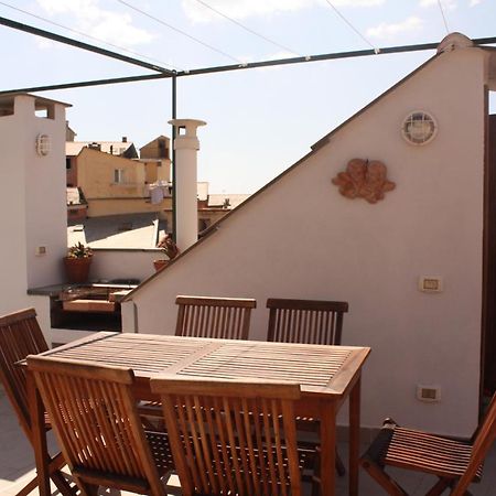 ヴェルナッツァLa Terrazzaアパートメント エクステリア 写真